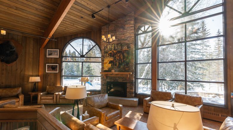 <b>Lake Louise Inn Lobby</b>. Images powered by <a href="https://www.leonardoworldwide.com/" title="Leonardo Worldwide" target="_blank">Leonardo</a>.