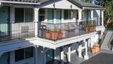Leland Hotel Exterior