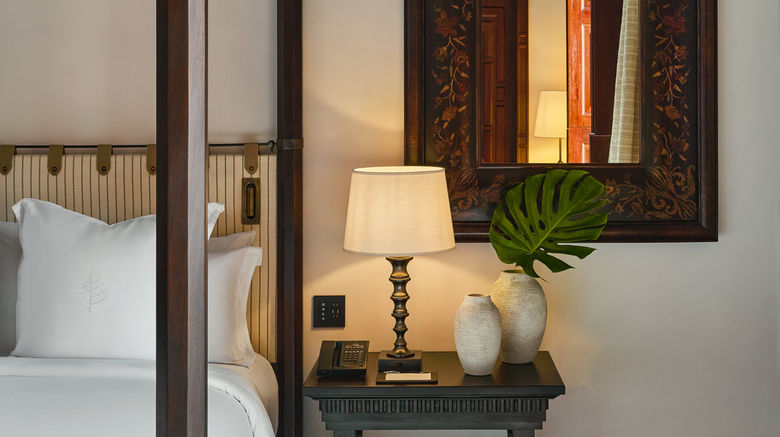 <b>Four Seasons Hotel and Residences Suite</b>. Images powered by <a href="https://www.leonardoworldwide.com/" title="Leonardo Worldwide" target="_blank">Leonardo</a>.