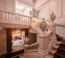 Les Lumieres Versailles Lobby