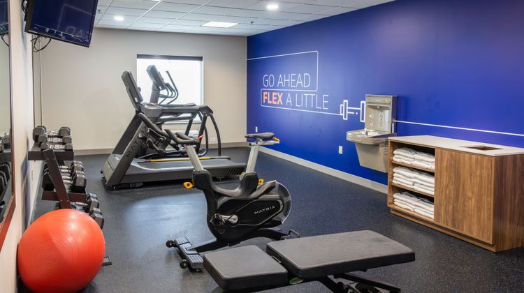 Holiday Inn Express Wichita Airport Health Club
