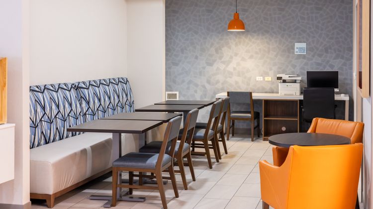Holiday Inn Express Wichita Airport Other