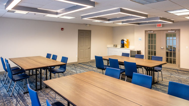 Holiday Inn Express Wichita Airport Meeting