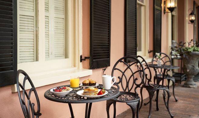The Meeting Street Inn Exterior