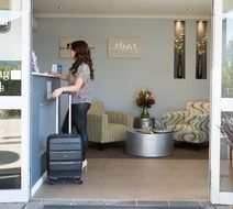 Hunter Gateway Motel Lobby