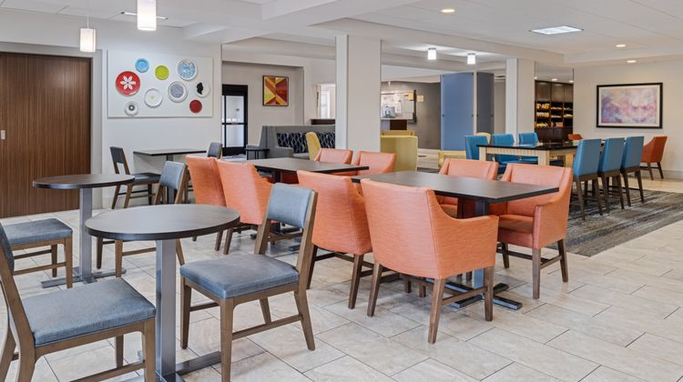 Holiday Inn Express & Suites Augusta W Restaurant