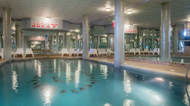Queens Hotel Pool