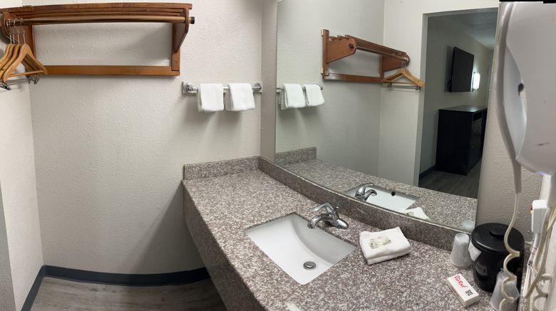 <b>Red Roof Inn Kimball, TN-I-24 Room</b>. Images powered by <a href="https://www.leonardoworldwide.com/" title="Leonardo Worldwide" target="_blank">Leonardo</a>.