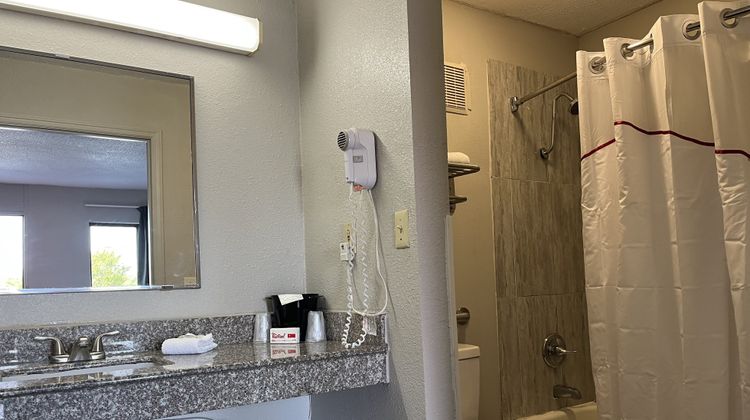 Red Roof Inn Kimball, TN-I-24 Room