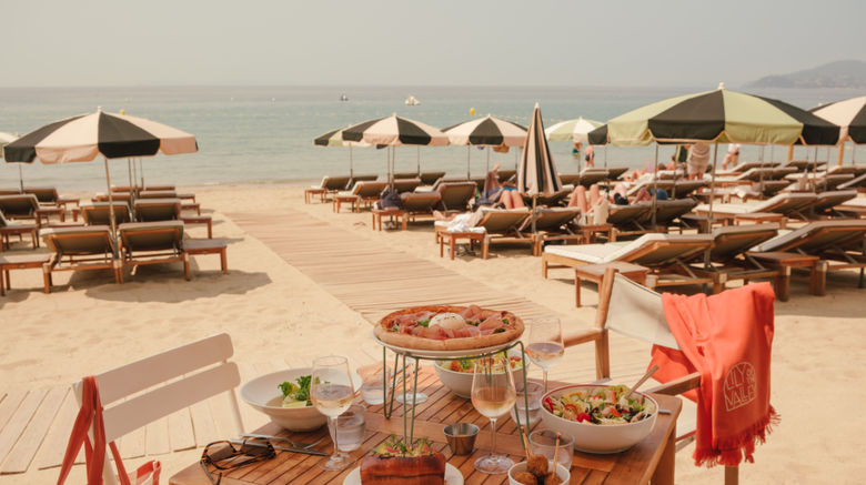 <b>Lily of the Valley Beach</b>. Images powered by <a href="https://www.leonardoworldwide.com/" title="Leonardo Worldwide" target="_blank">Leonardo</a>.