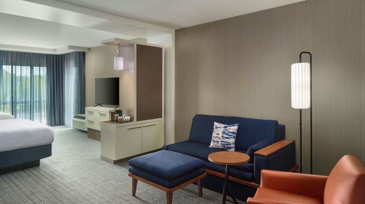 Courtyard Carrollton Suite