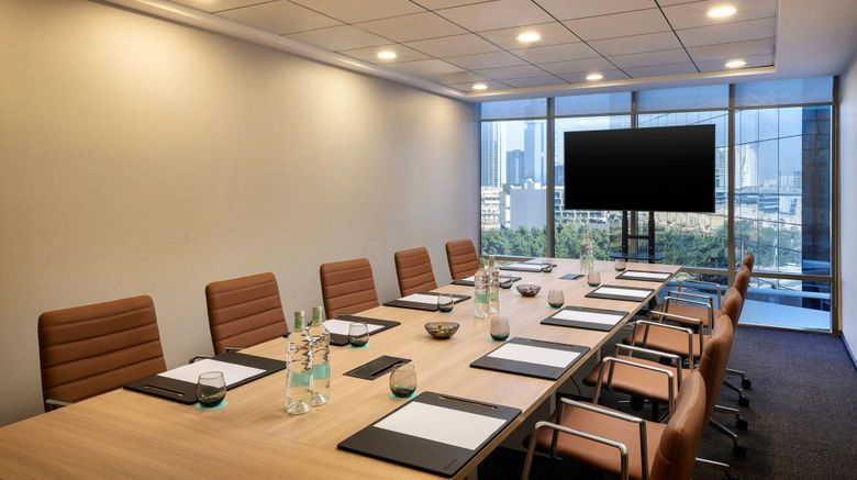 <b>Hotel Local Dubai Jumeirah Vill Meeting</b>. Images powered by <a href="https://www.leonardoworldwide.com/" title="Leonardo Worldwide" target="_blank">Leonardo</a>.