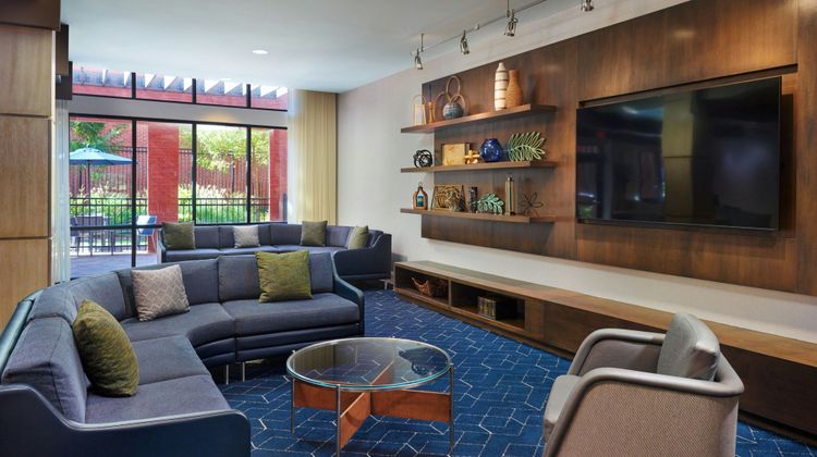 Courtyard Carrollton Lobby