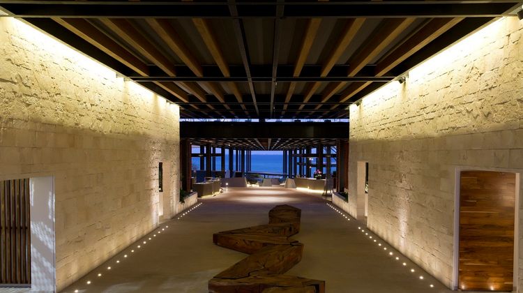 Devossion by Live Aqua Lobby