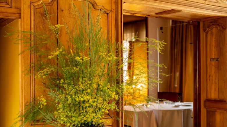 <b>Grand Hotel du Lion d'Or Restaurant</b>. Images powered by <a href="https://www.leonardoworldwide.com/" title="Leonardo Worldwide" target="_blank">Leonardo</a>.