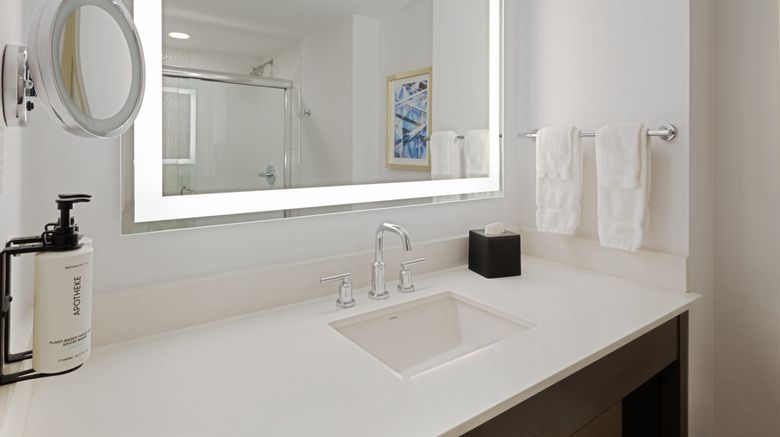 <b>Crowne Plaza-The Desmond Hotel Room</b>. Images powered by <a href="https://www.leonardoworldwide.com/" title="Leonardo Worldwide" target="_blank">Leonardo</a>.