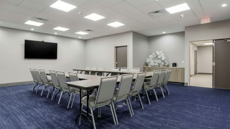 Holiday Inn Express & Suites Choctaw Meeting