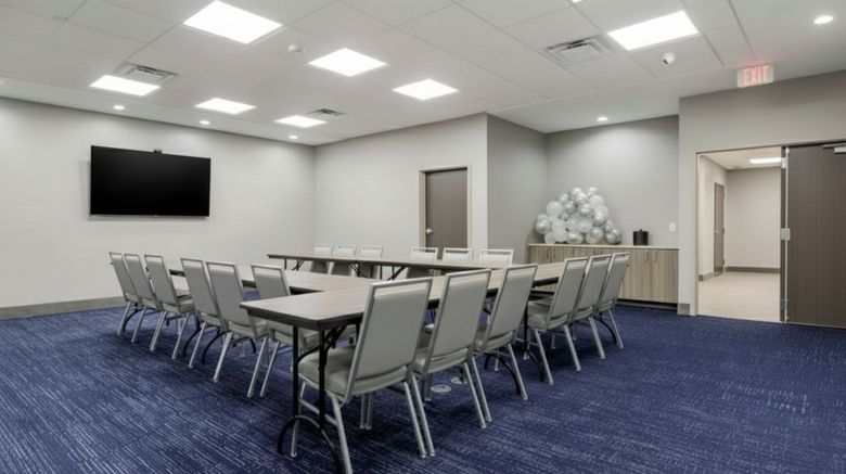 <b>Holiday Inn Express & Suites Choctaw Meeting</b>. Images powered by <a href="https://www.leonardoworldwide.com/" title="Leonardo Worldwide" target="_blank">Leonardo</a>.