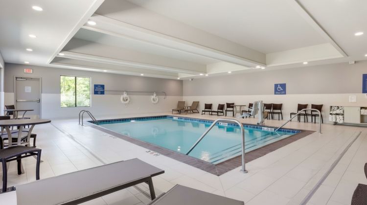Holiday Inn Express & Suites Choctaw Pool