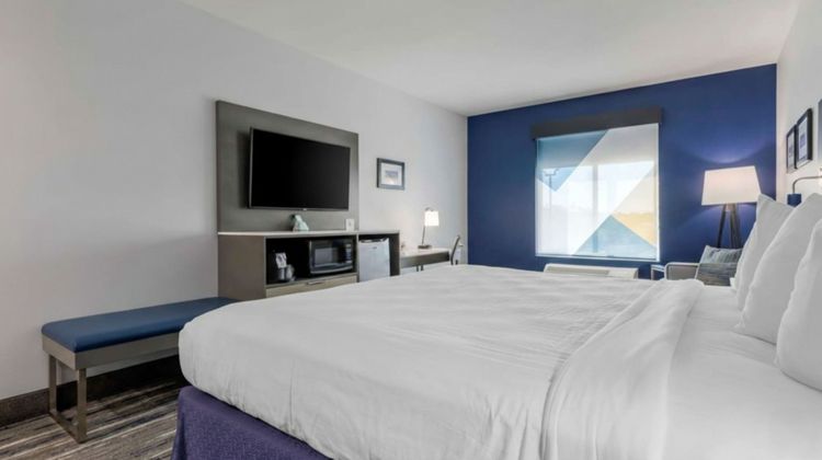 Holiday Inn Express & Suites Choctaw Room