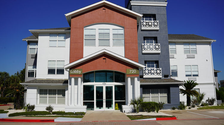 Candlewood Suites Houston Space Center Exterior