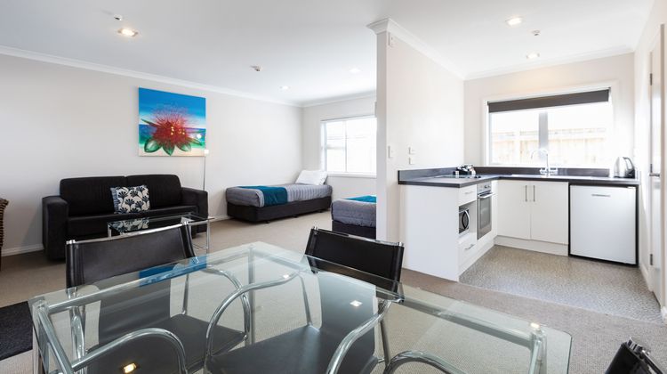 Beach Street Motel Apartments Room