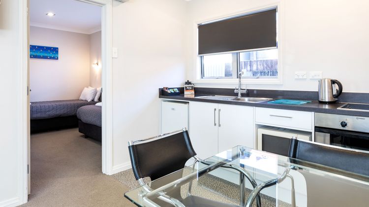 Beach Street Motel Apartments Room