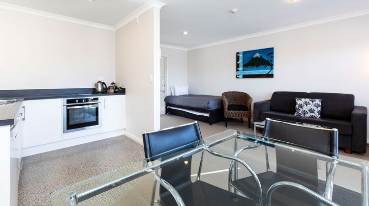 Beach Street Motel Apartments Room