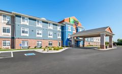 Holiday Inn Express Hotel & Suites