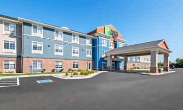 Holiday Inn Express Hotel & Suites