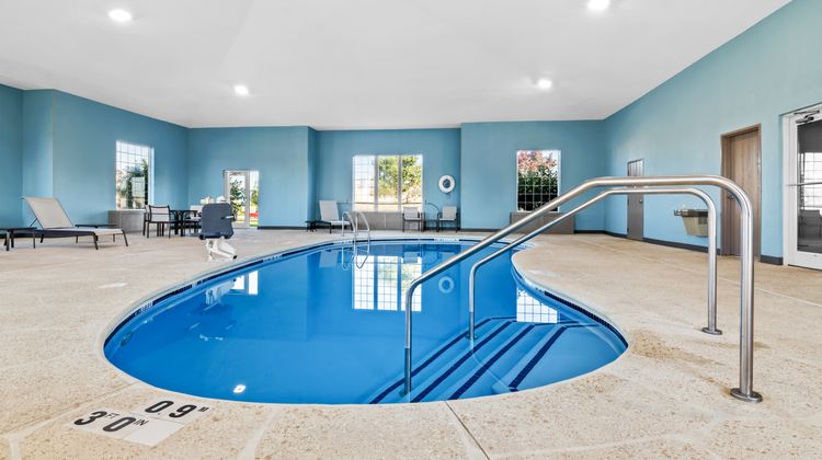 Holiday Inn Express Hotel & Suites Pool