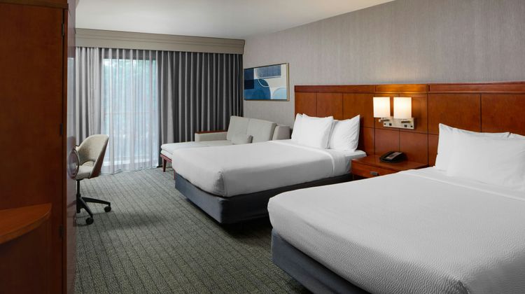 Courtyard by Marriott Waldorf Room