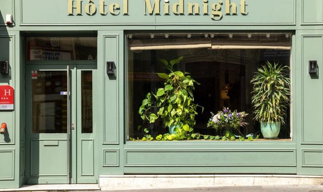 Midnight Hotel Paris Exterior