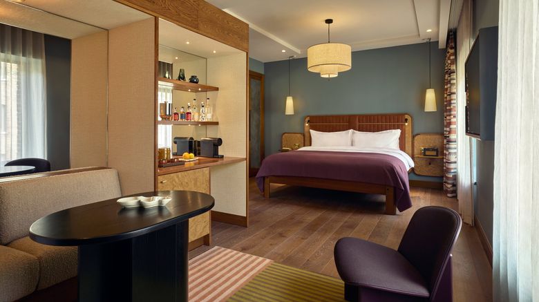 <b>Sir Devonshire Square Suite</b>. Images powered by <a href="https://www.leonardoworldwide.com/" title="Leonardo Worldwide" target="_blank">Leonardo</a>.