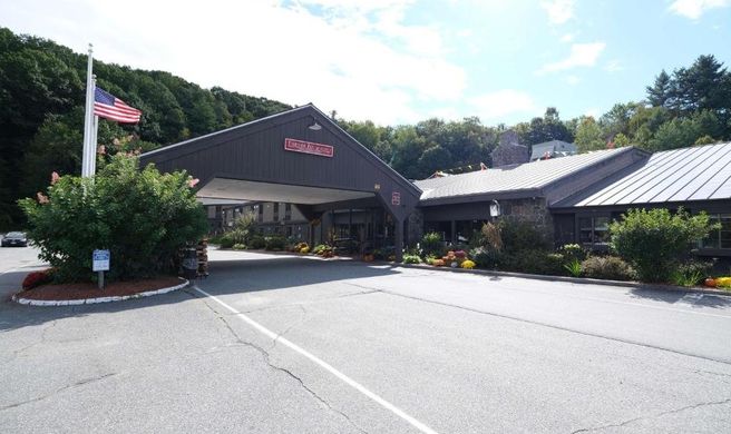 Fireside Inn & Suites Exterior
