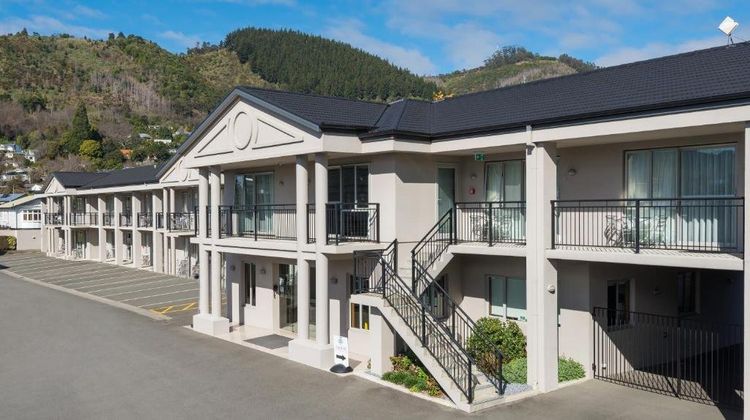 The Hotel Nelson Exterior