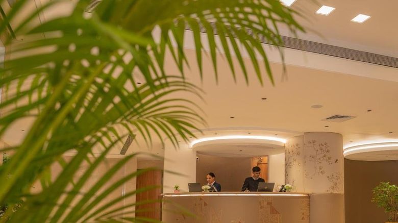 <b>Kohinoor Continental Lobby</b>. Images powered by <a href="https://www.leonardoworldwide.com/" title="Leonardo Worldwide" target="_blank">Leonardo</a>.
