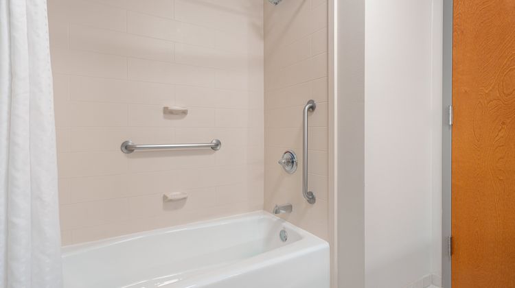 Holiday Inn Express Columbus Edinburgh Room