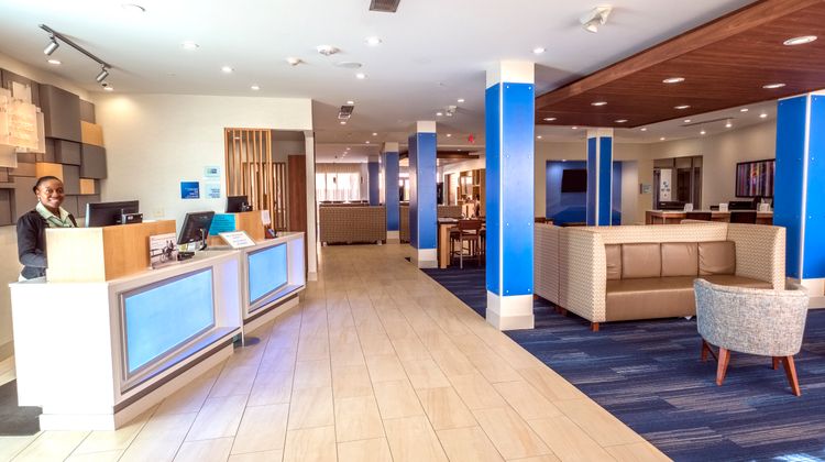 Holiday Inn Express & Suites Commerce Exterior
