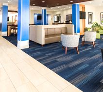 Holiday Inn Express & Suites Commerce Exterior