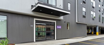 Spark Hilton Essex JCT Burlington Exterior