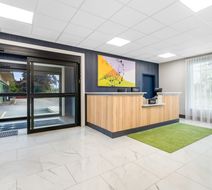 Spark Hilton Essex JCT Burlington Lobby