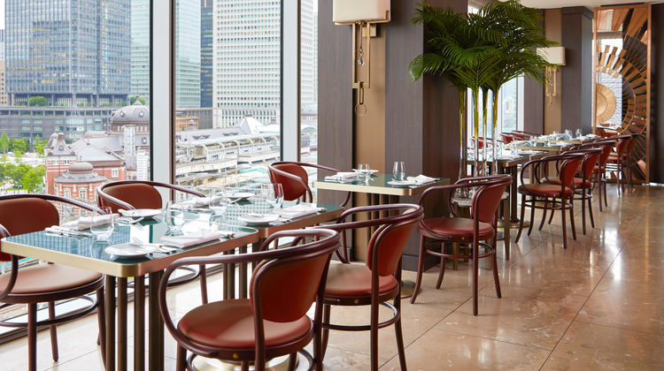 Four Seasons Hotel Tokyo at Marunouchi Restaurant