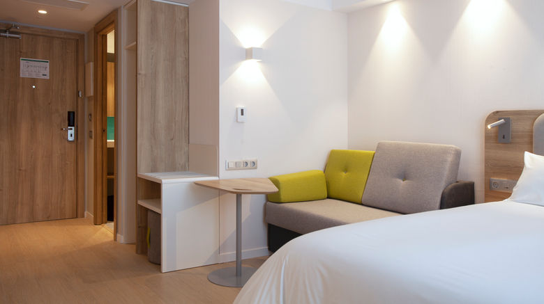 <b>Holiday Inn Exp Suites Sabadell Room</b>. Images powered by <a href="https://www.leonardoworldwide.com/" title="Leonardo Worldwide" target="_blank">Leonardo</a>.