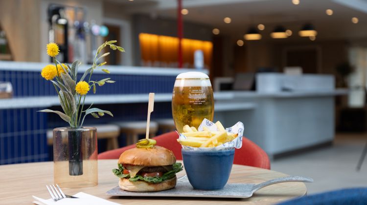 Holiday Inn Express Windsor Restaurant
