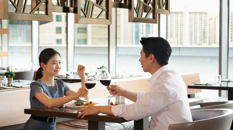 <b>Courtyard by Marriott Seoul Times Square Restaurant</b>. Images powered by <a href="https://www.leonardoworldwide.com/" title="Leonardo Worldwide" target="_blank">Leonardo</a>.