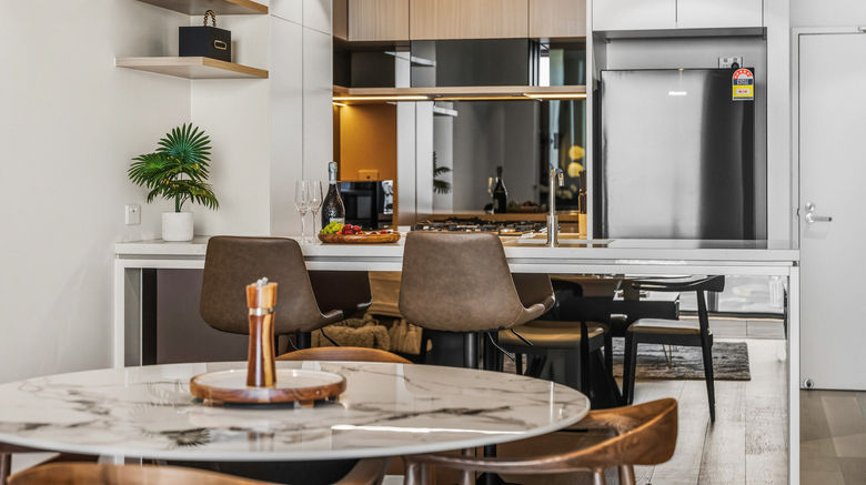 <b>Queen's Wharf Residences Room</b>. Images powered by <a href="https://www.leonardoworldwide.com/" title="Leonardo Worldwide" target="_blank">Leonardo</a>.