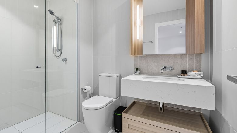 <b>Queen's Wharf Residences Room</b>. Images powered by <a href="https://www.leonardoworldwide.com/" title="Leonardo Worldwide" target="_blank">Leonardo</a>.