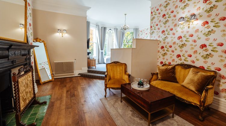 Woodland Manor Hotel Suite