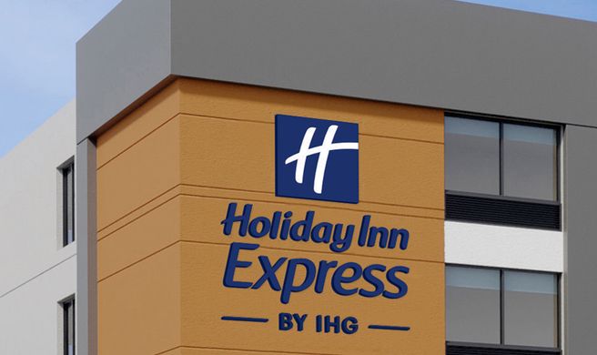 Holiday Inn Express & Suites Choctaw Exterior